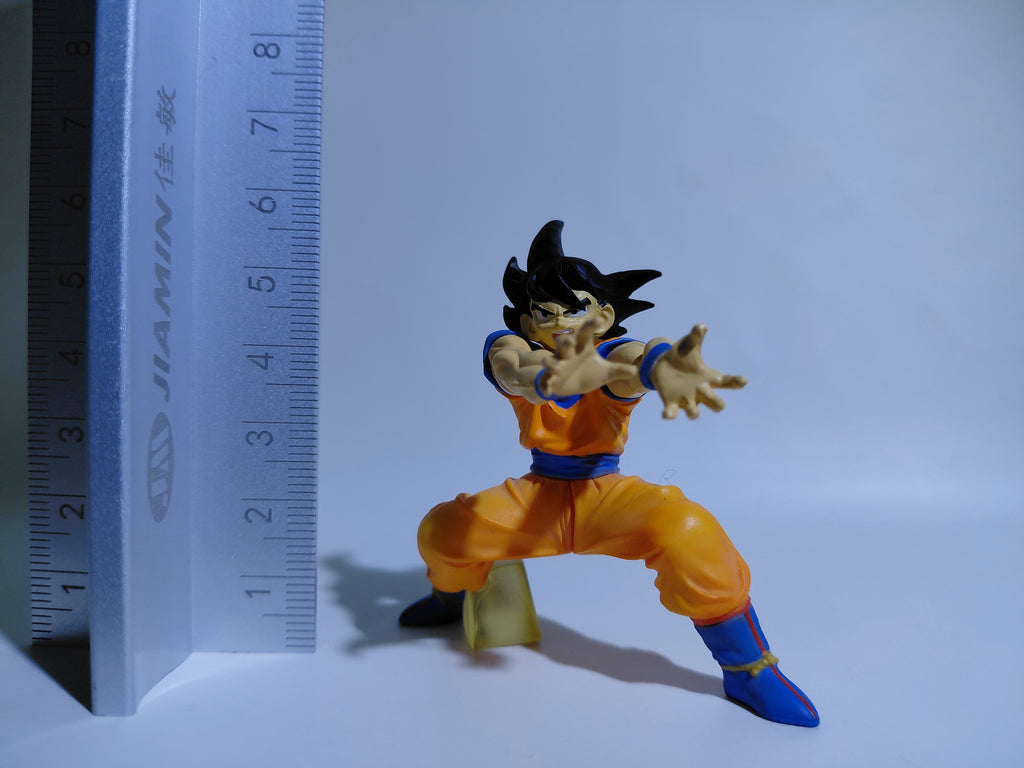 Bandai HG Dragon Ball Z 2: Legendary Super Saiyan Saga - Son Goku Figure Kamehameha Pose