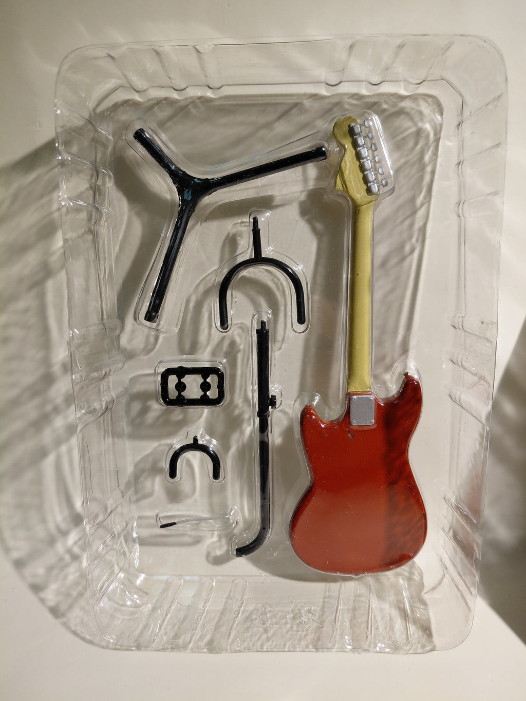 Fender 1/8 Guitar Collection 2 Mustang '67 MUSTANG Red 1/8 Scale Miniature Guitar (Shou Wada)