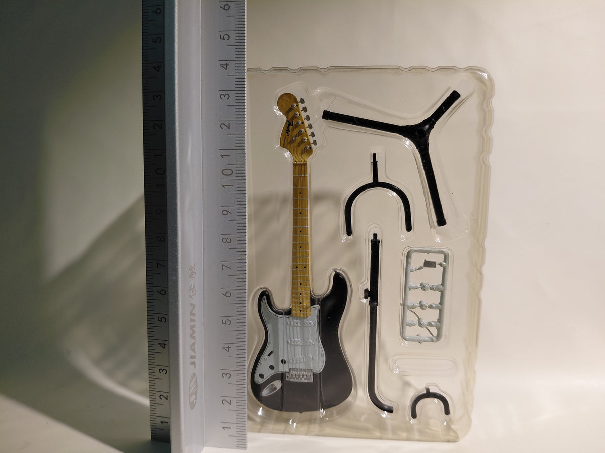Fender 1/8 Guitar Collection 2 ~THE SPIRIT OF ROCK-N-ROLL~ '68 Stratocaster Left hand Black Musical Instrument Miniature