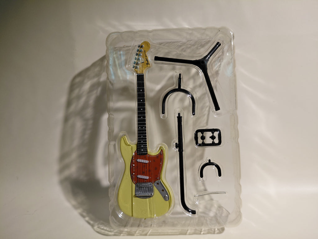 Fender 1/8 Guitar Collection 2 ~ '67 Mustang Yellow