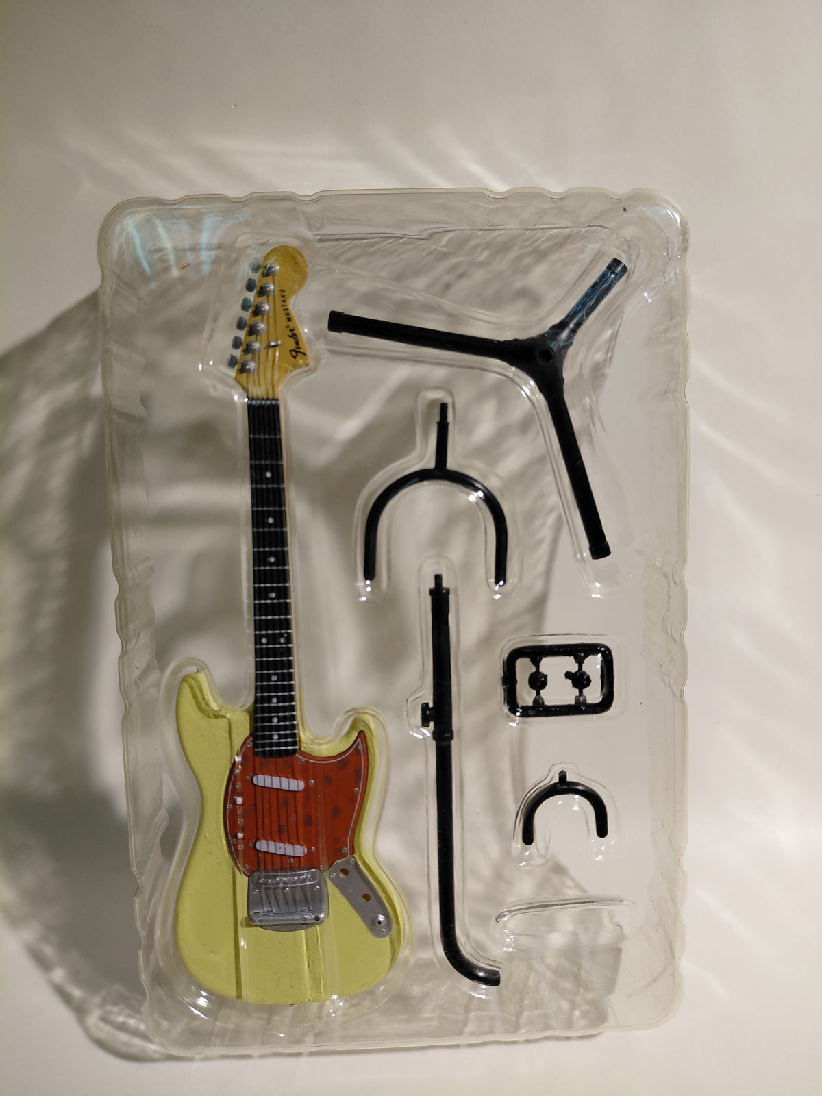 Fender 1/8 Guitar Collection 2 ~ '67 Mustang Yellow
