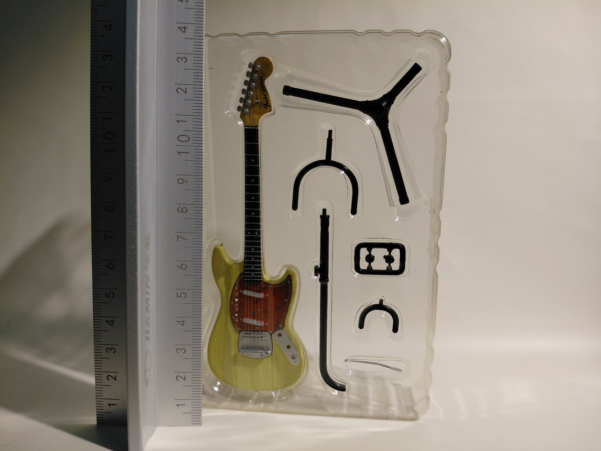Fender 1/8 Guitar Collection 2 ~ '67 Mustang Yellow