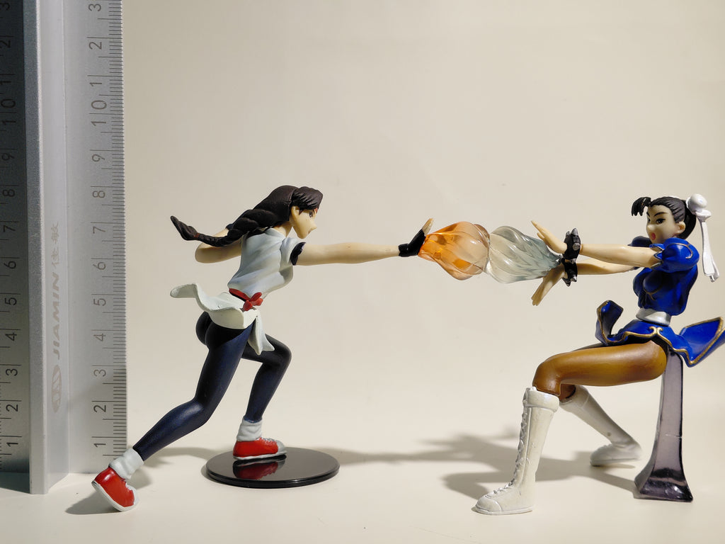 YUJIN CAPCOM VS SNK SR Figure Yuri Sakazaki vs Chun Li Gashapon Street Fighter (New Sealed in bag)