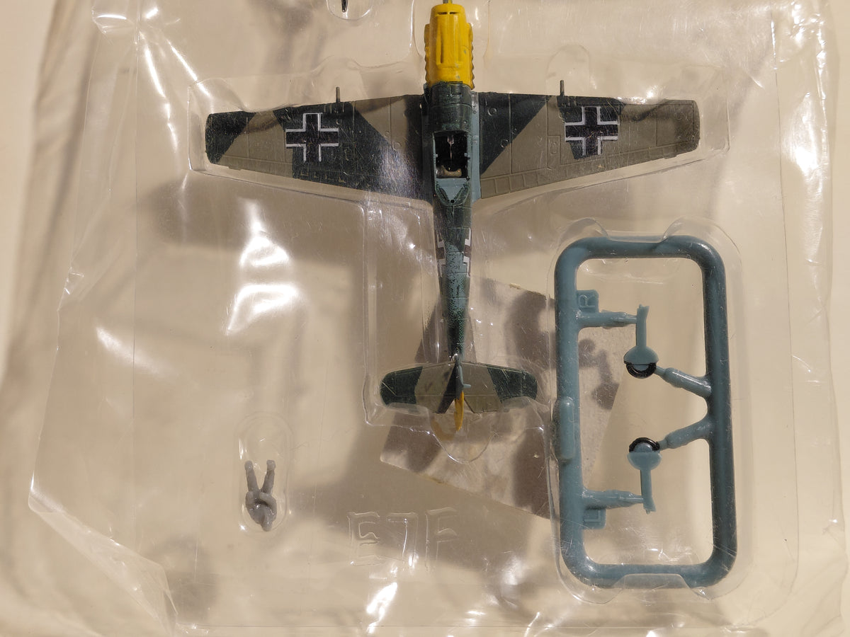 1/144 scale Wing Club Collection Part 1  German Messerschmitt Bf109E-7 (Flying)