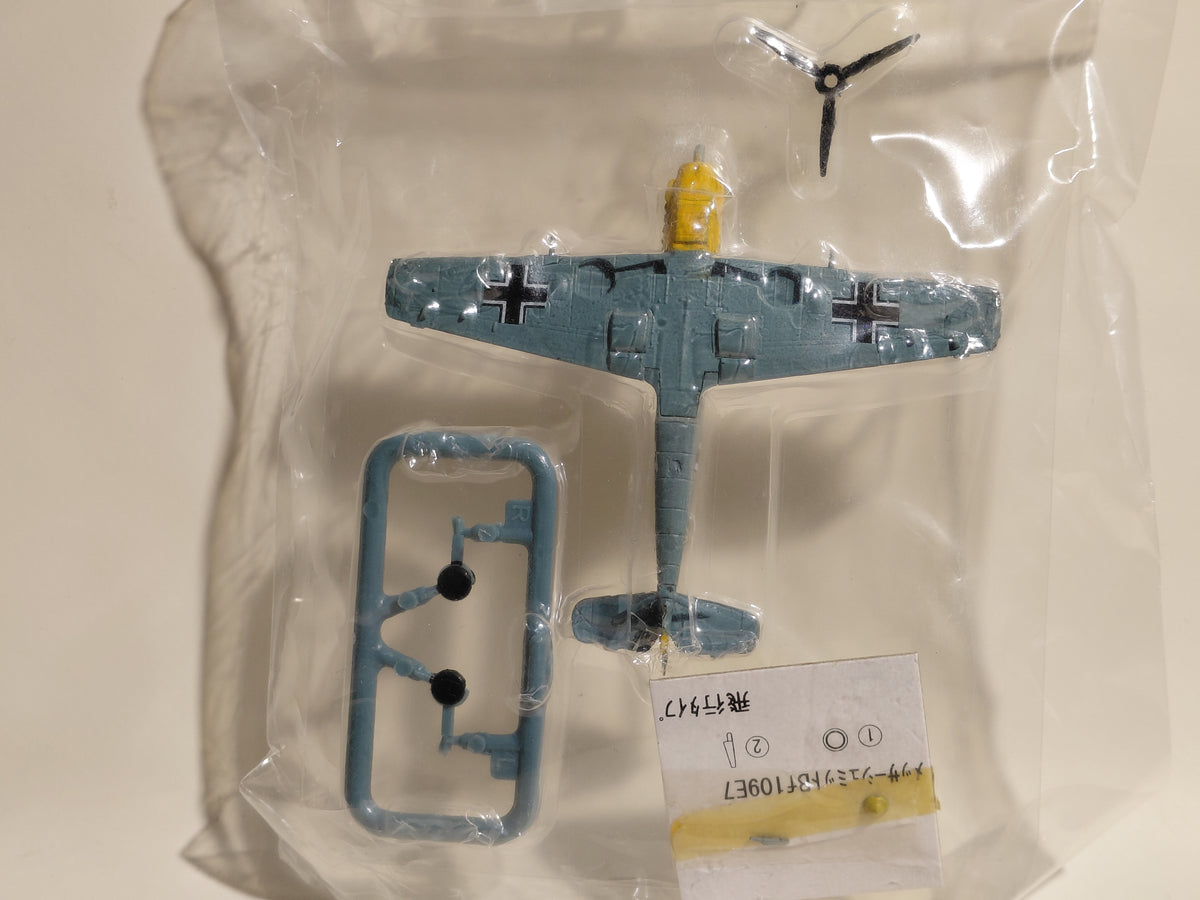 1/144 scale Wing Club Collection Part 1  German Messerschmitt Bf109E-7 (Flying)