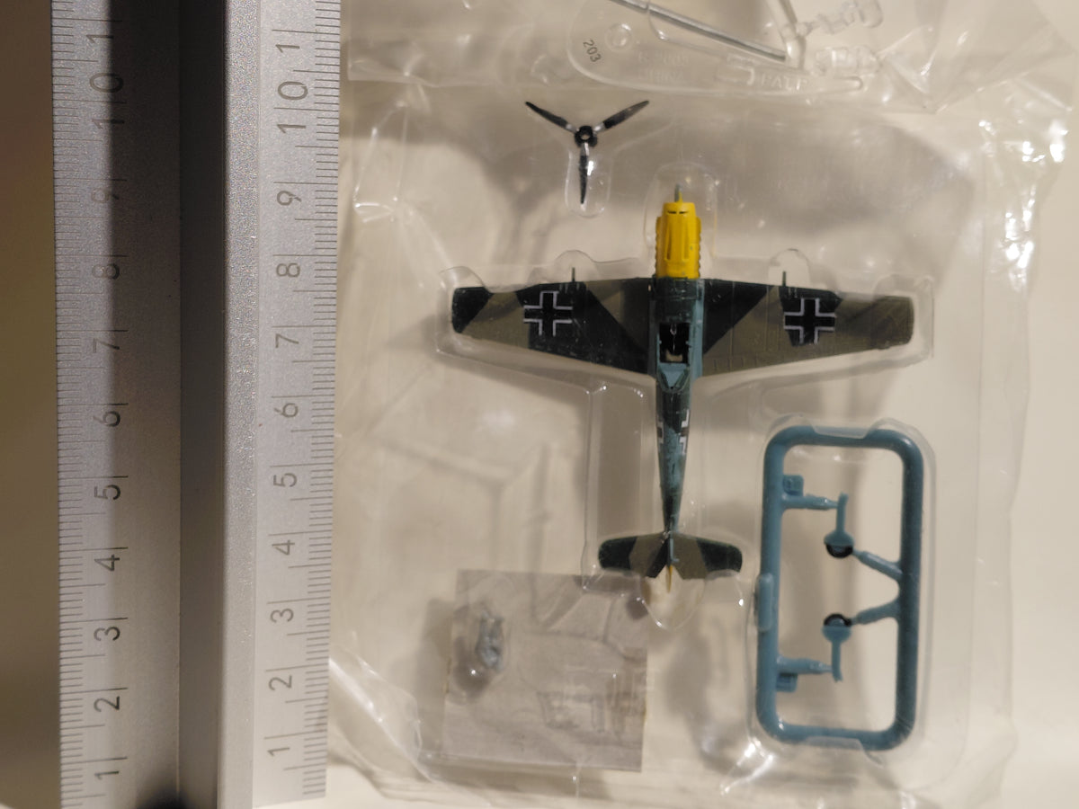 1/144 scale Wing Club Collection Part 1  German Messerschmitt Bf109E-7 (Flying)