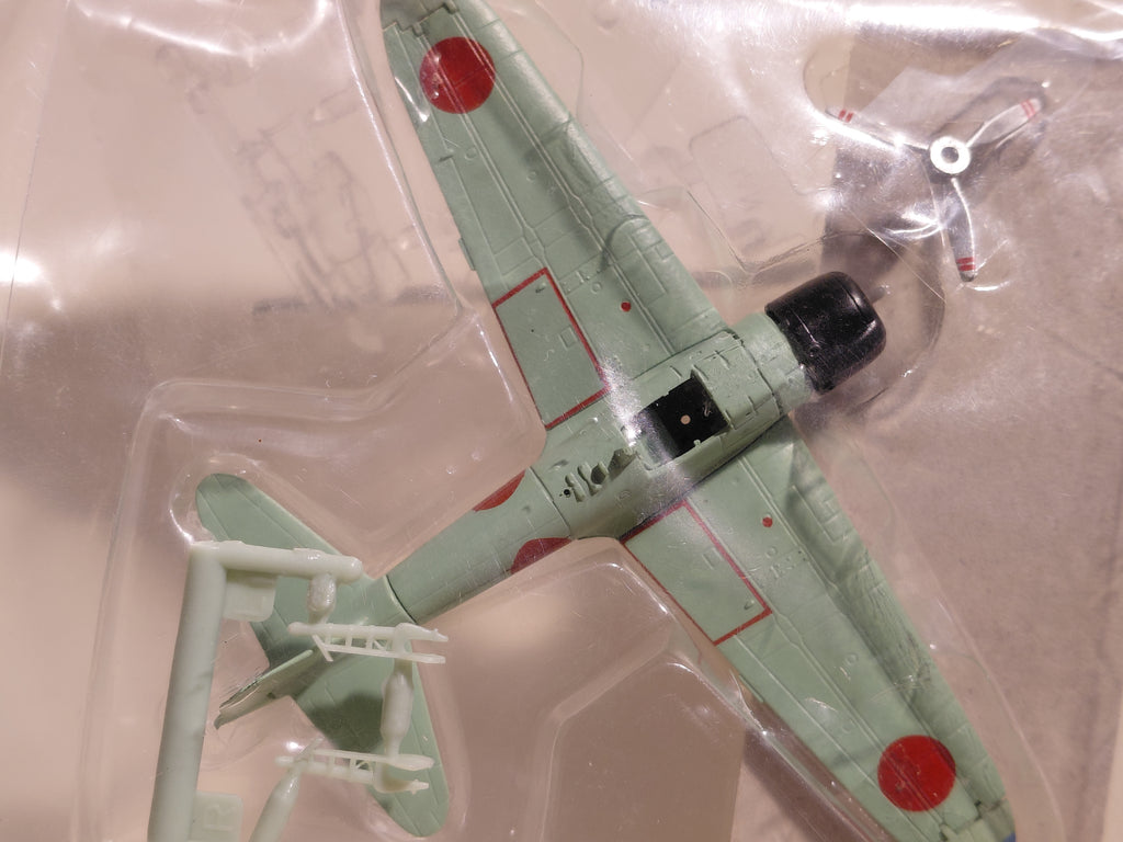 1/144 scale Wing Club Collection Part 1  Mitsubishi A6M2 (Landing)