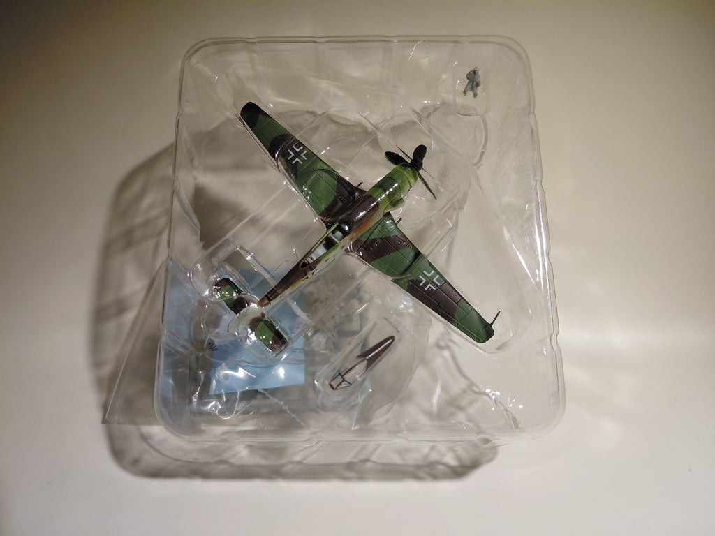 Bandai 1/144 scale Wing Club Collection L Part 3  #3 Focke-Wulf Ta 152H-1 with Figure