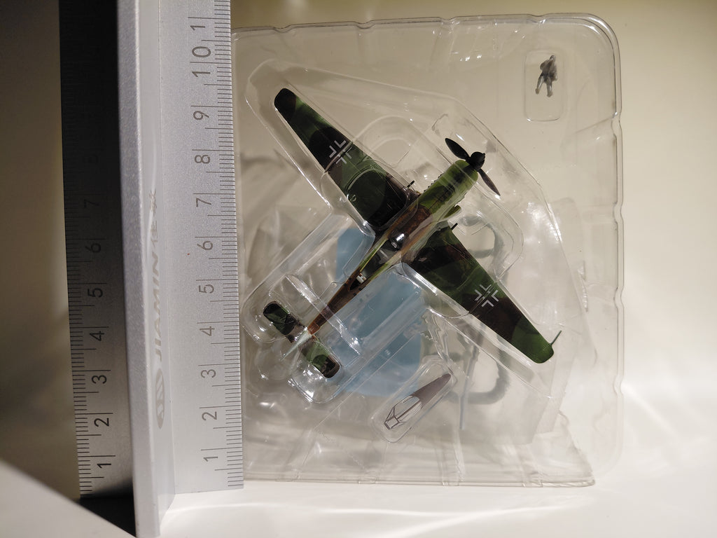 Bandai 1/144 scale Wing Club Collection L Part 3  #3 Focke-Wulf Ta 152H-1 with Figure