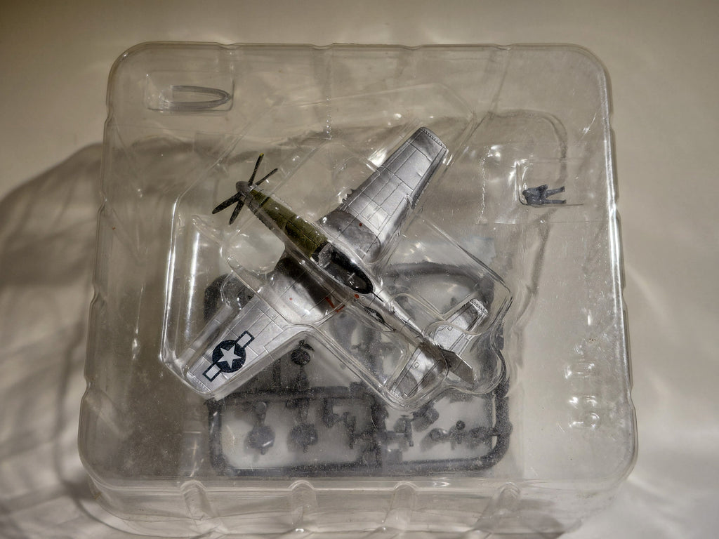 Bandai 1/144 scale Wing Club Collection L Part2  #4 North American P-51D Mustang