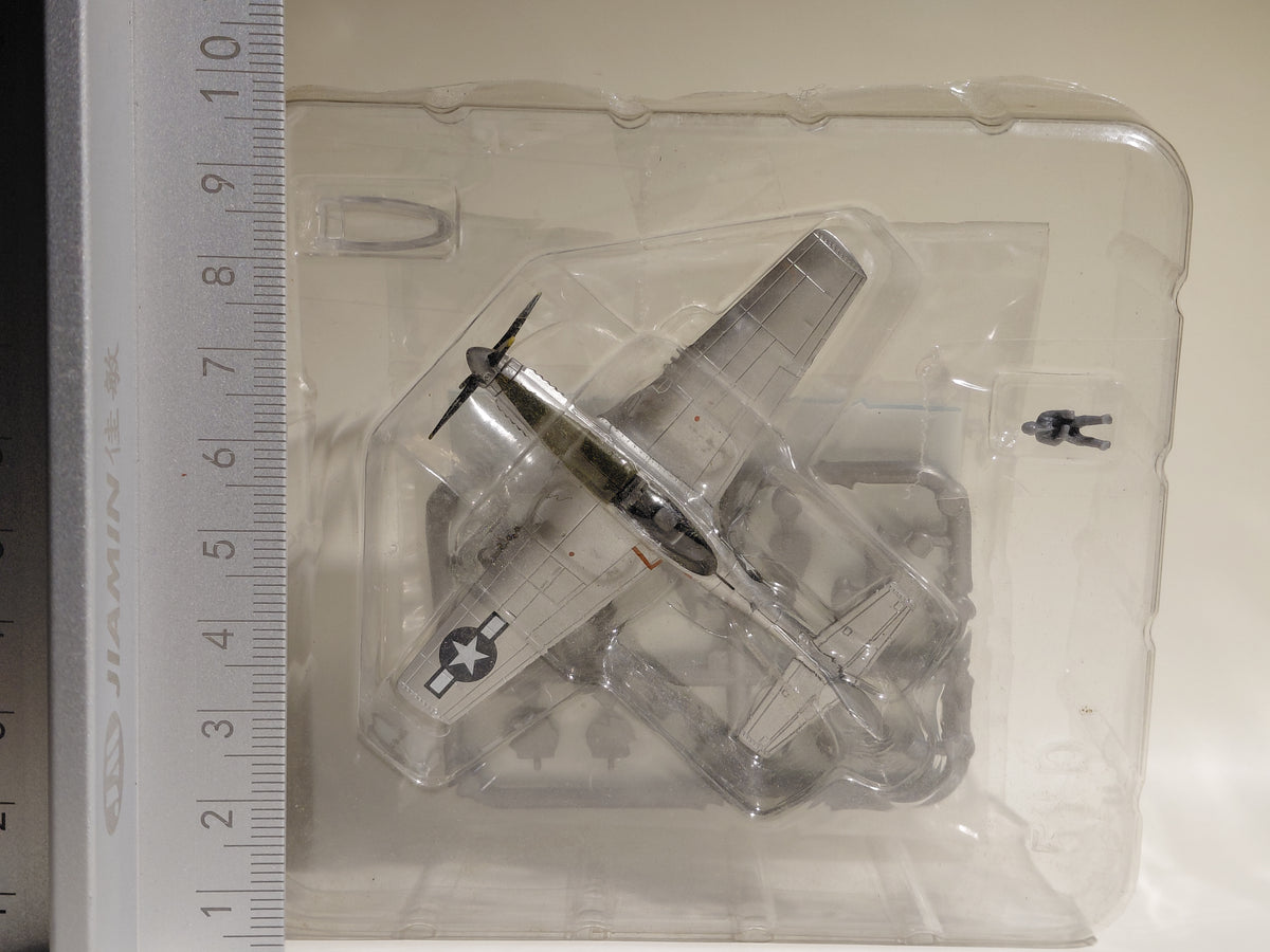 Bandai 1/144 scale Wing Club Collection L Part2  #4 North American P-51D Mustang