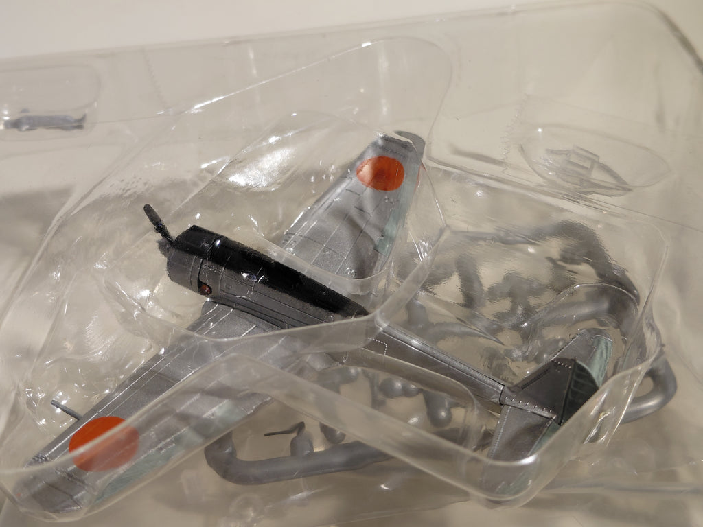 Bandai 1/144 scale Wing Club Collection L #1 Type 1 Fighter Hayabusa Model 1 Japanese Army Ki-43