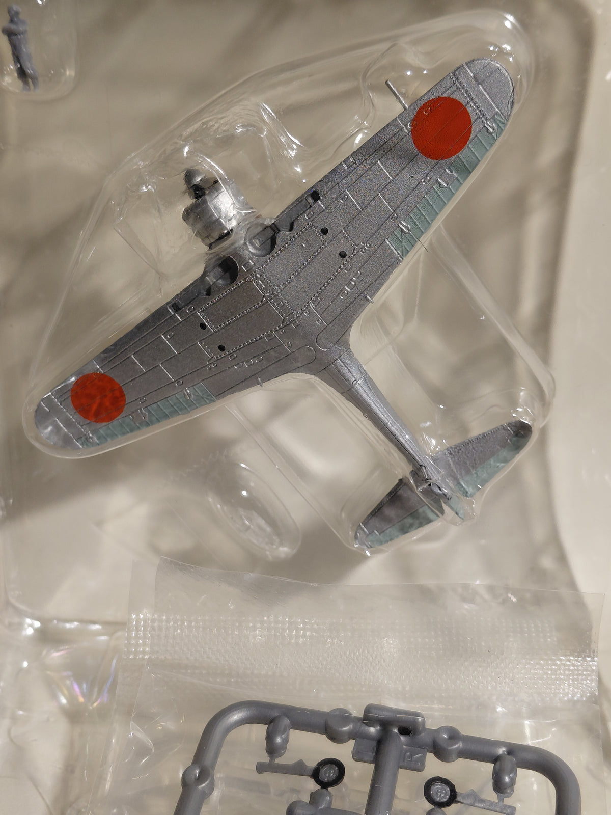 Bandai 1/144 scale Wing Club Collection L #1 Type 1 Fighter Hayabusa Model 1 Japanese Army Ki-43