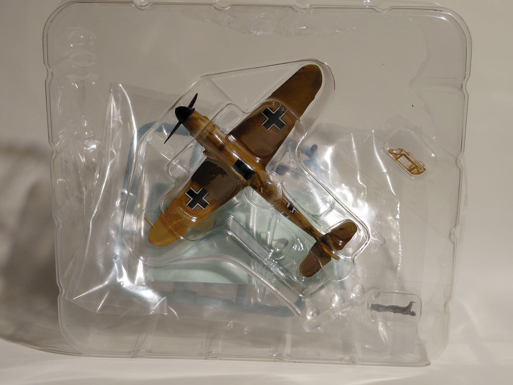 Bandai 1/144 scale Wing Club Collection L #4 Messerschmitt Bf109F (Color B)
