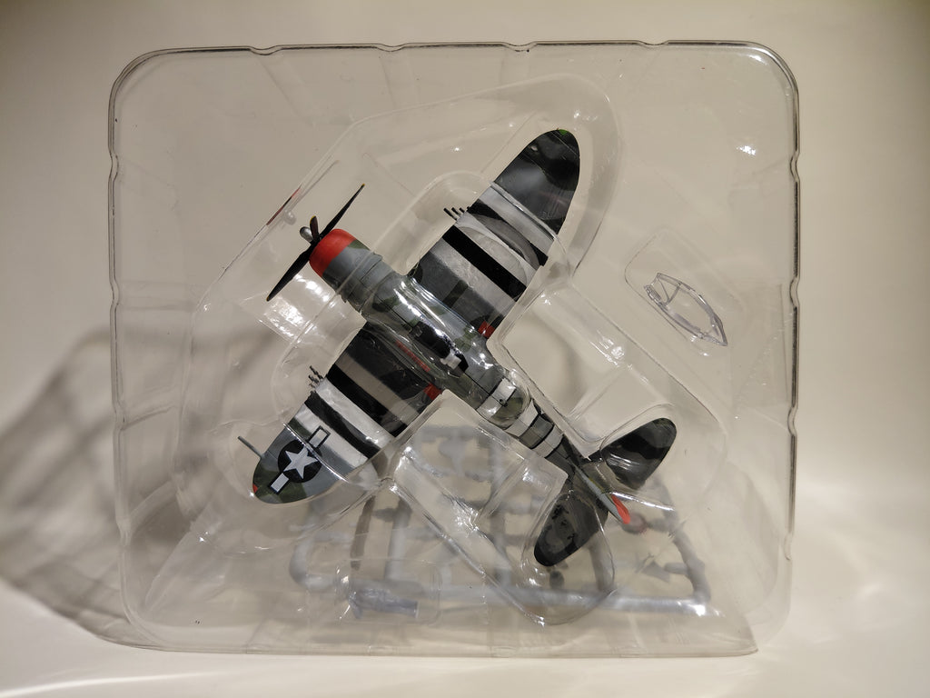 Bandai 1/144 scale Wing Club Collection L #Secret Item 1/144 P-47D Thunderbolt: Lieutenant Colonel Gabresky's Aircraft