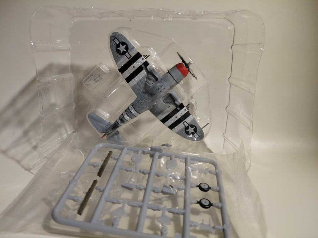 Bandai 1/144 scale Wing Club Collection L #Secret Item 1/144 P-47D Thunderbolt: Lieutenant Colonel Gabresky's Aircraft