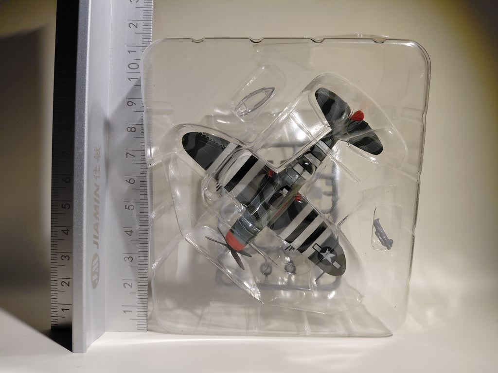 Bandai 1/144 scale Wing Club Collection L #Secret Item 1/144 P-47D Thunderbolt: Lieutenant Colonel Gabresky's Aircraft