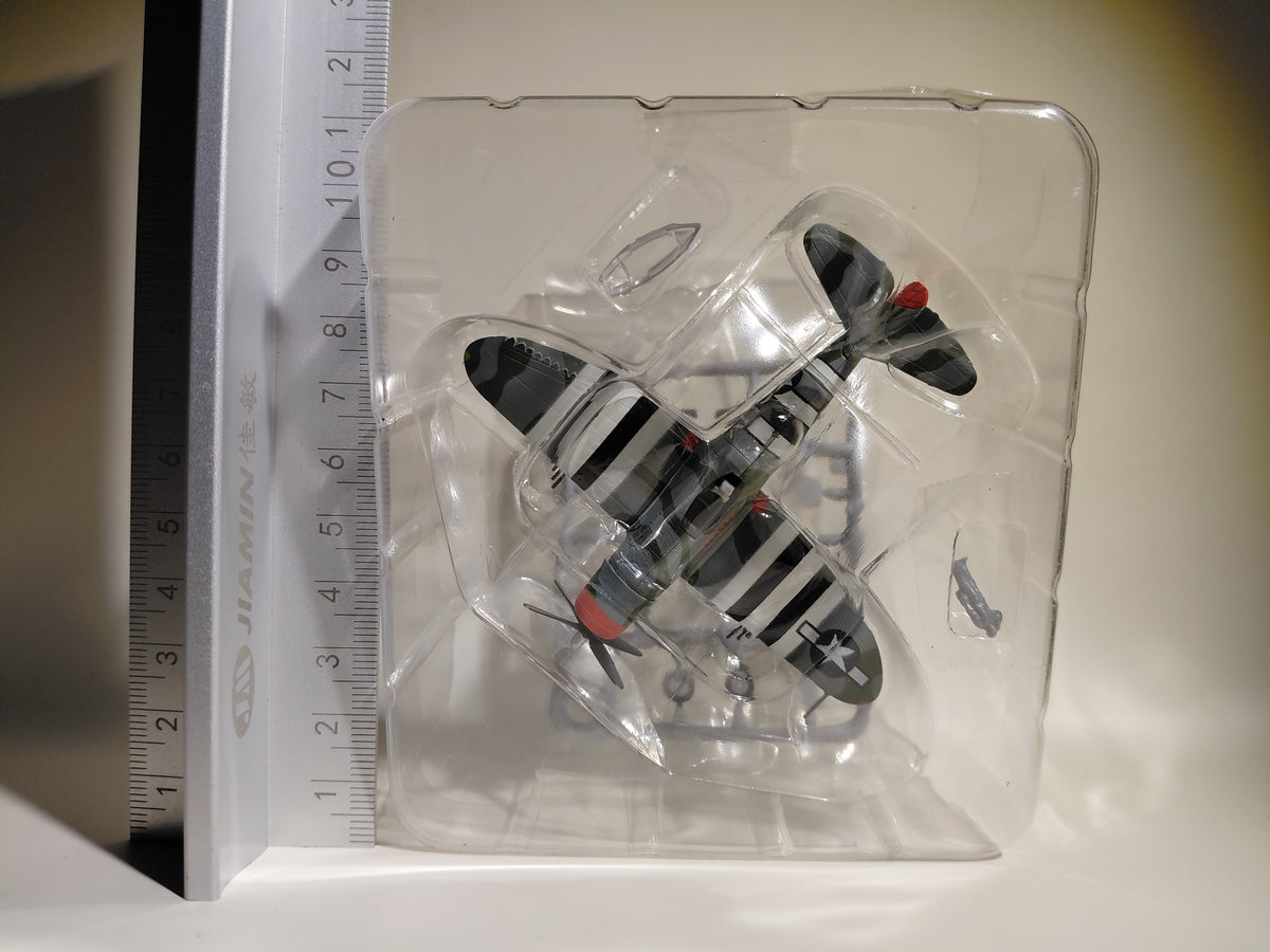 Bandai 1/144 scale Wing Club Collection L #Secret Item 1/144 P-47D Thunderbolt: Lieutenant Colonel Gabresky's Aircraft