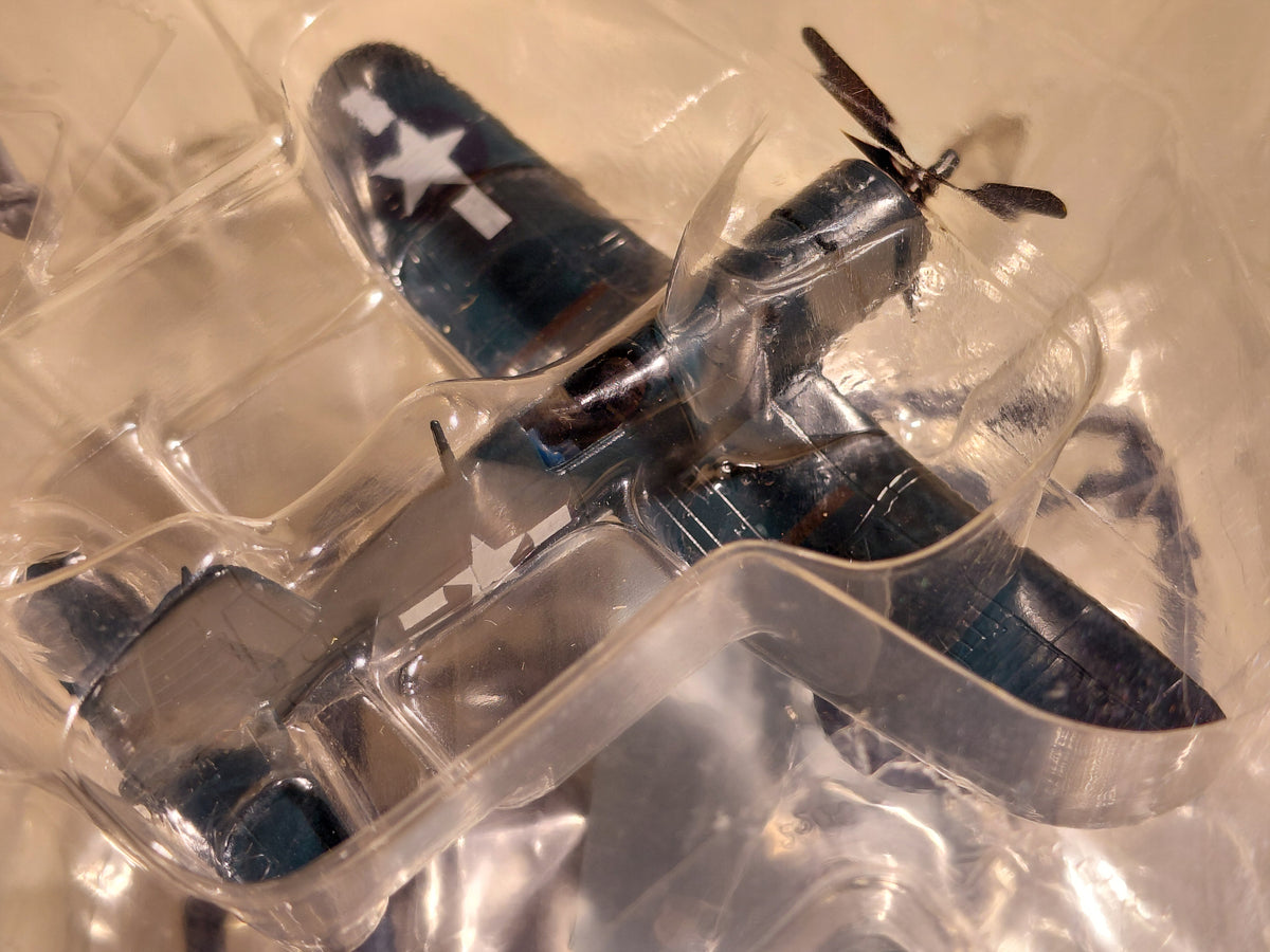 Bandai 1/144 scale Wing Club Collection L4 #6 Chance Vought F4U-1 Corsair