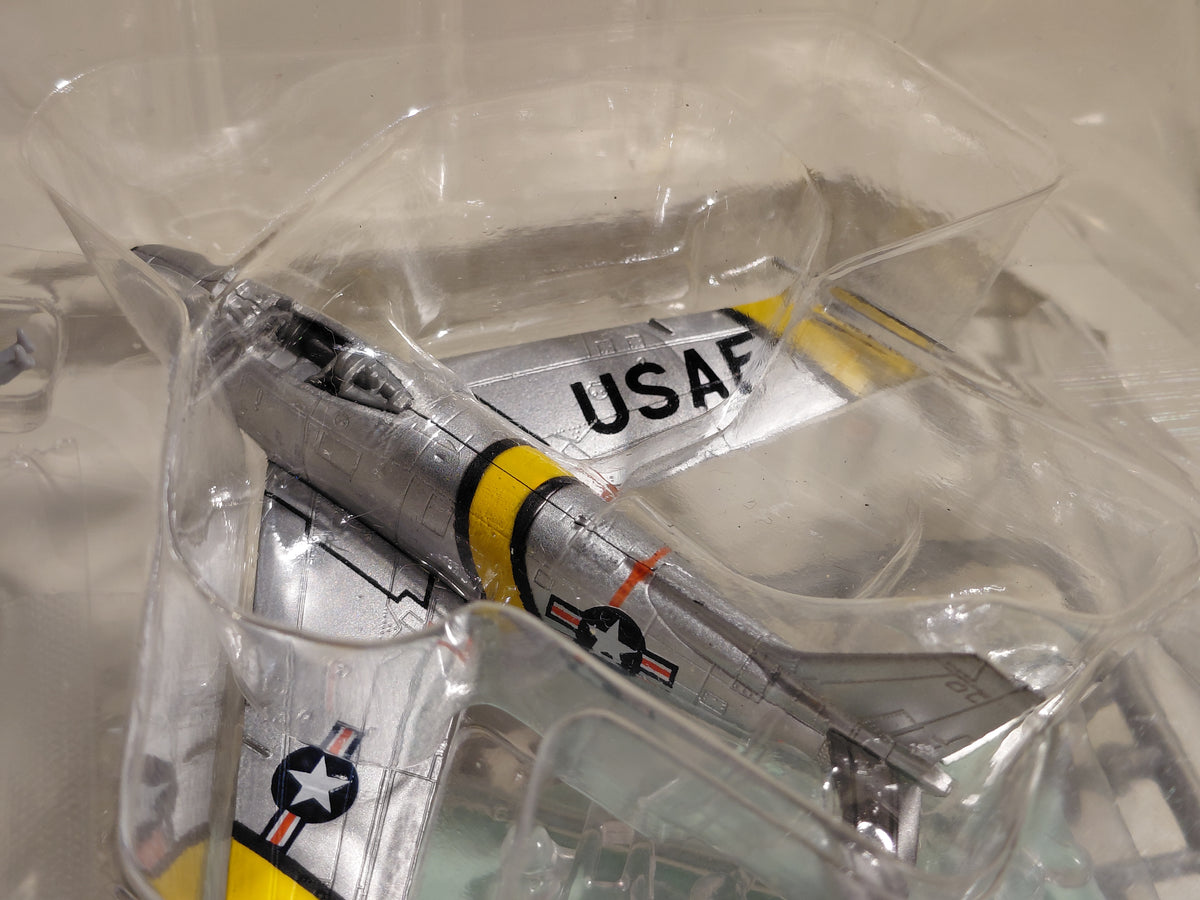 Bandai 1/144 scale Wing Club Collection L4 #5 North American F-86F Sabre 1/144 Scale US Air Force