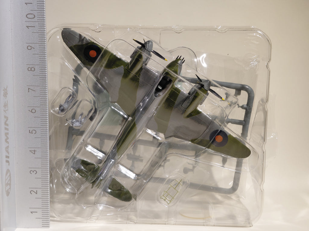 Bandai 1/144 scale Wing Club Collection L4 #7 de Havilland DH98 Mosquito