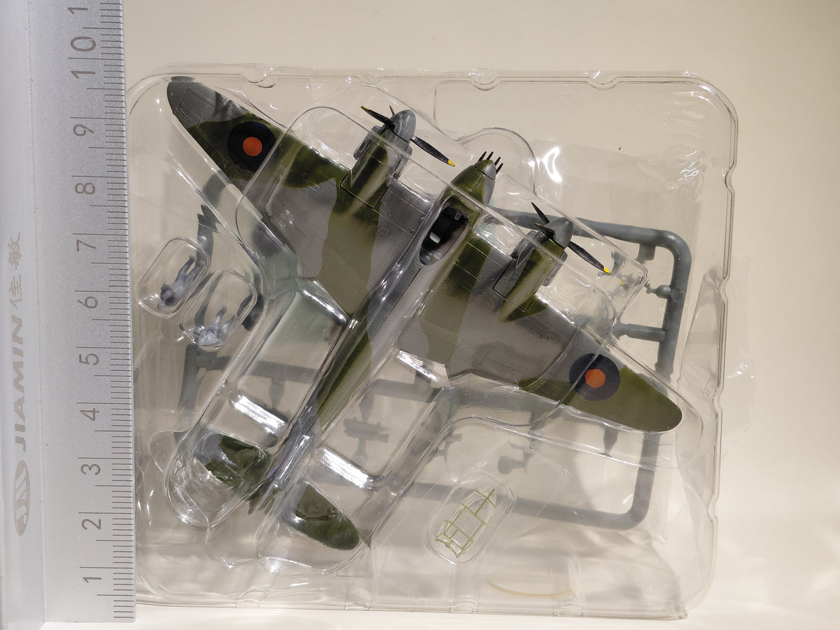 Bandai 1/144 scale Wing Club Collection L4 #7 de Havilland DH98 Mosquito