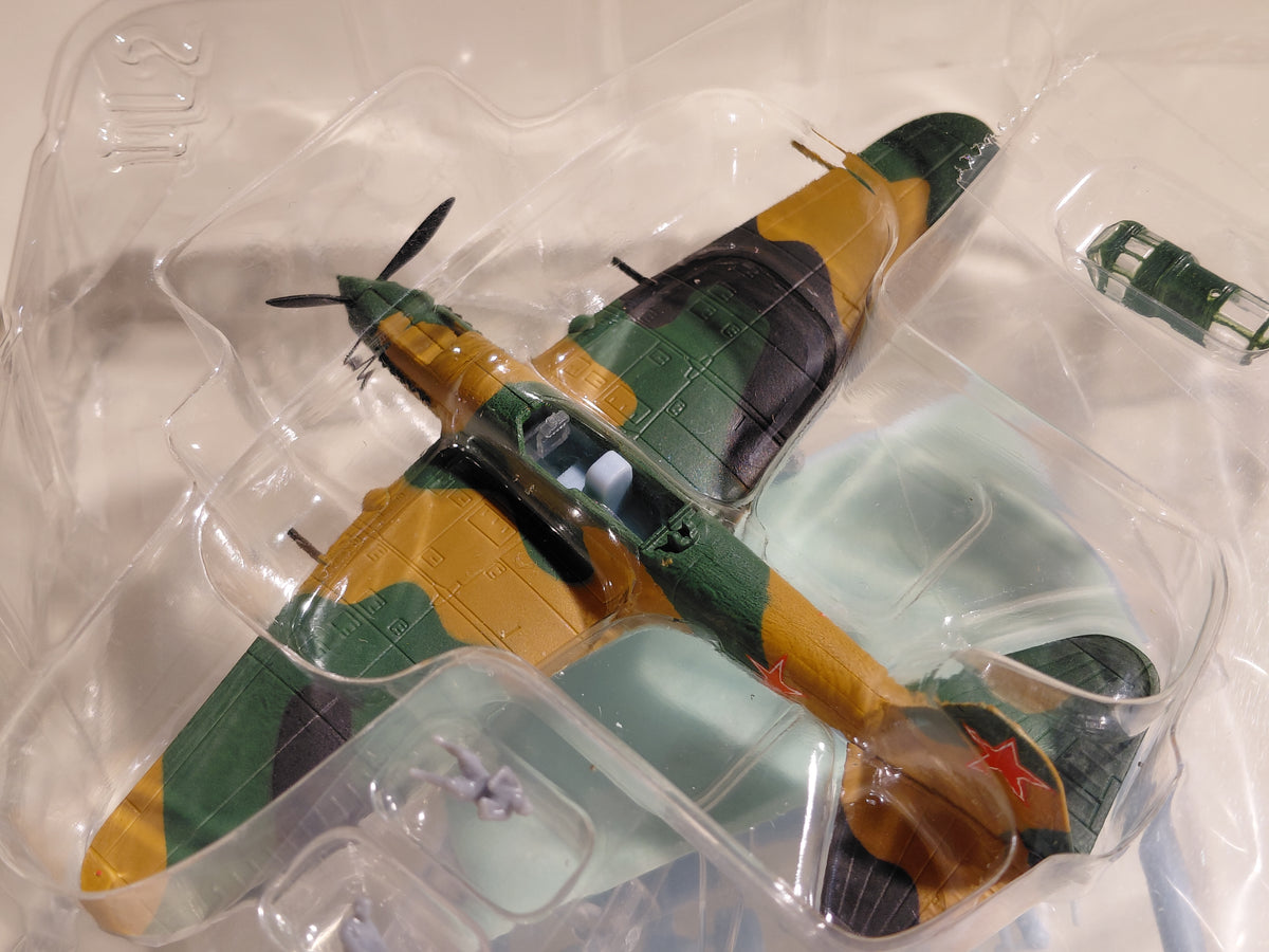 Bandai 1/144 scale Wing Club Collection L4 #9 Russian IL-2 "Sturmovik"