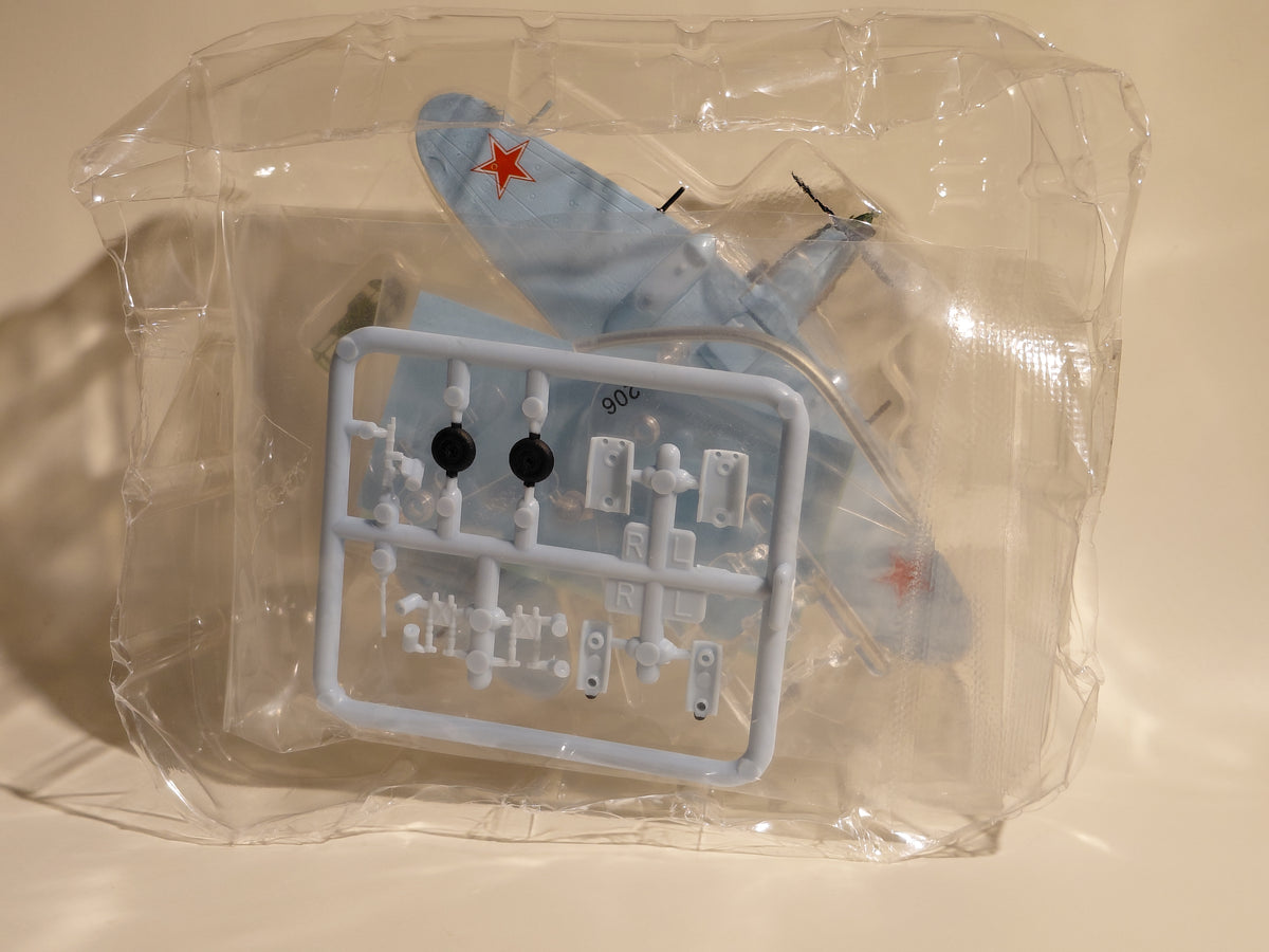 Bandai 1/144 scale Wing Club Collection L4 #9 Russian IL-2 "Sturmovik"
