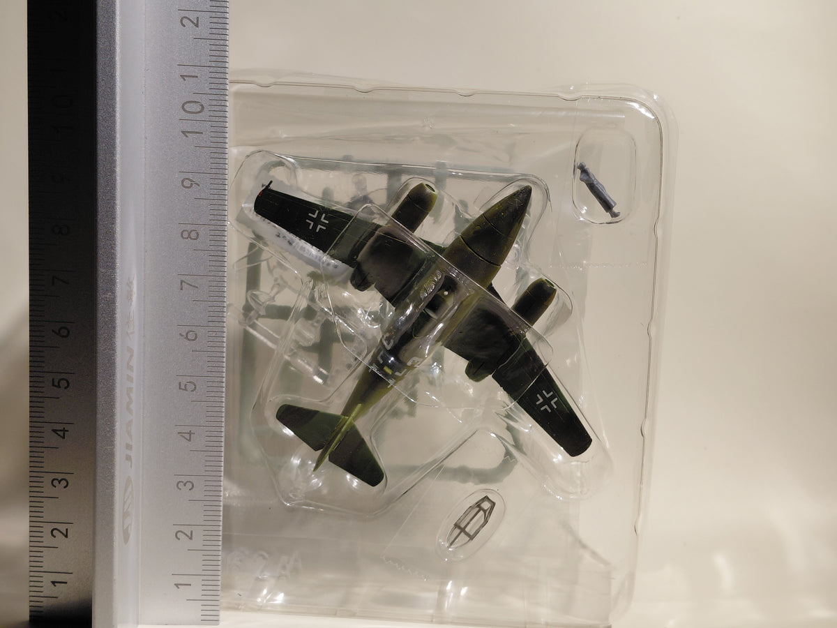 Bandai 1/144 scale Wing Club Collection L #7 German Messerschmitt Me-262A