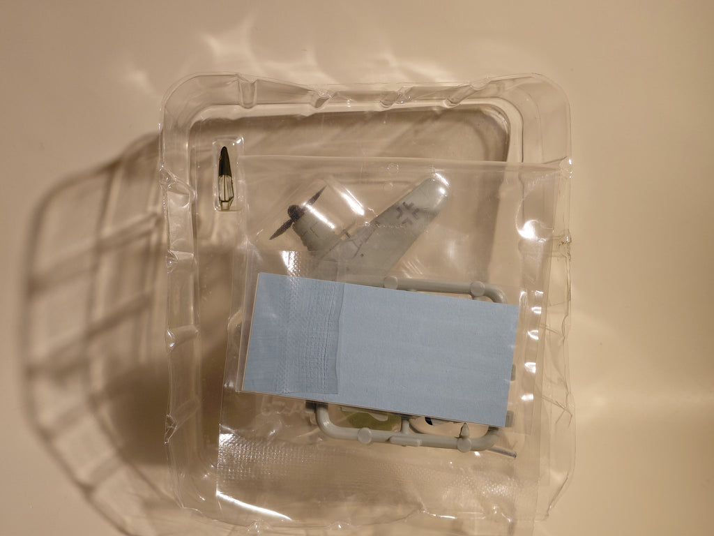 Bandai 1/144 scale Wing Club Collection L2  Fw190D-9 Focke-Wulf