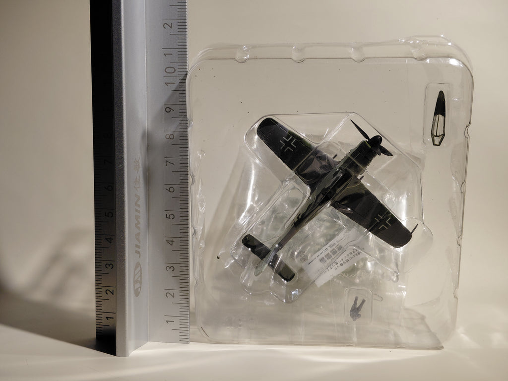 Bandai 1/144 scale Wing Club Collection L2  Fw190D-9 Focke-Wulf