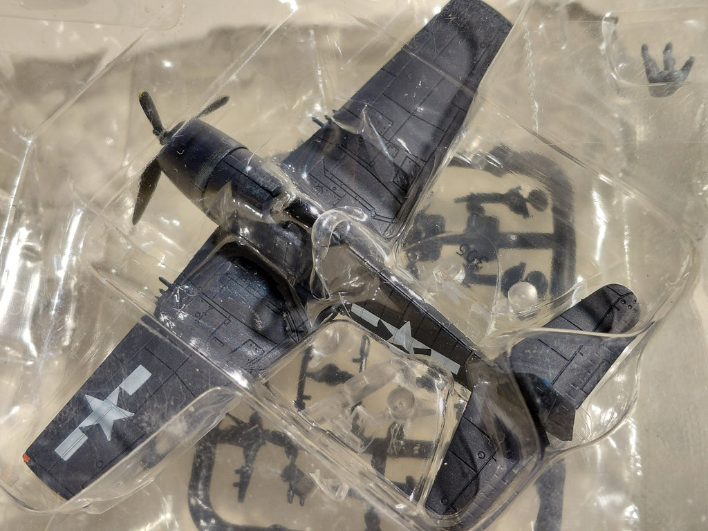Bandai 1/144 scale Wing Club Collection L2 #5 Grumman F6F-5 Hellcat