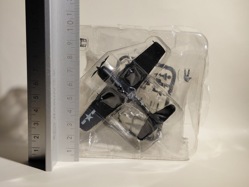 Bandai 1/144 scale Wing Club Collection L2 #5 Grumman F6F-5 Hellcat