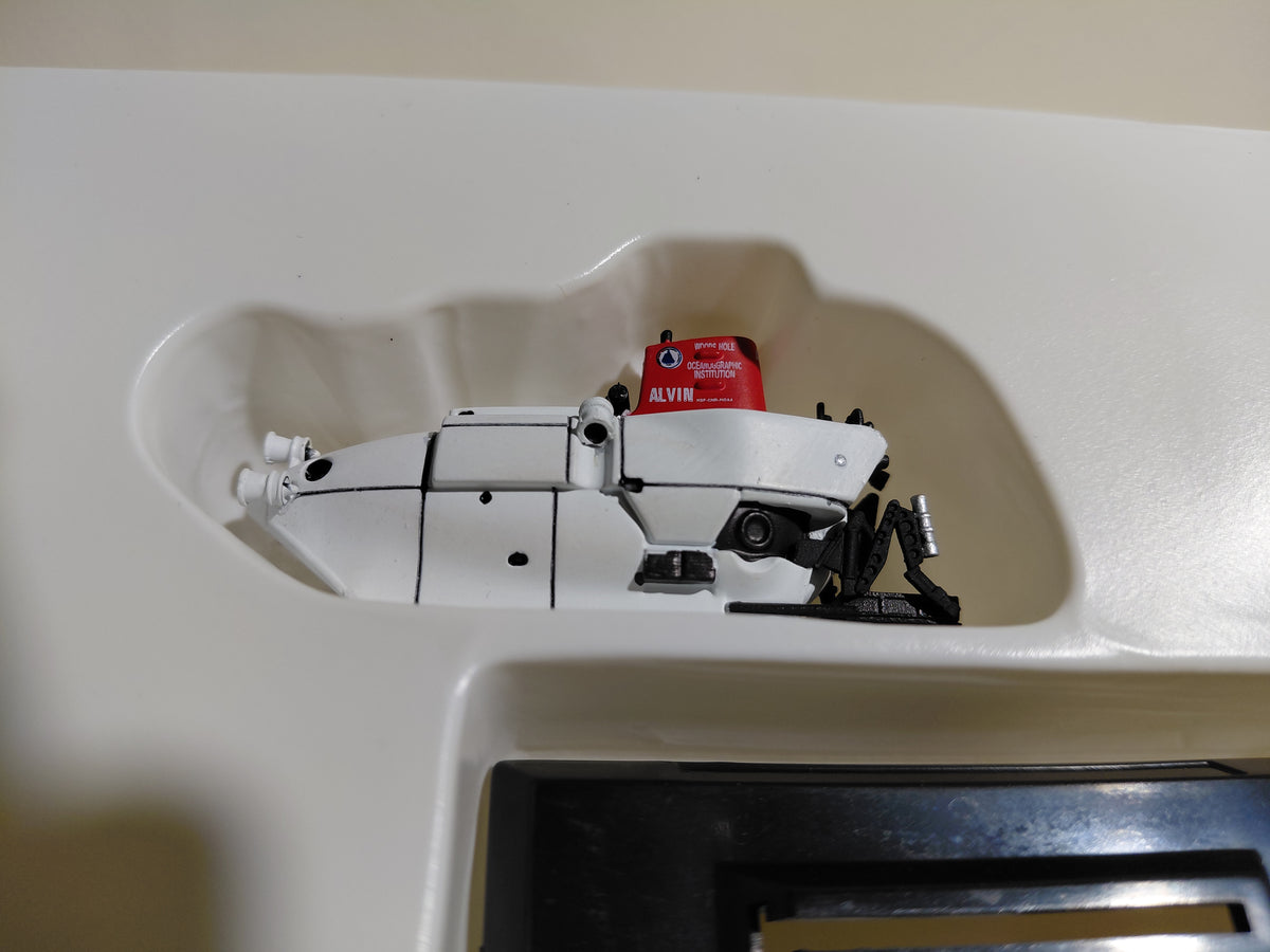 Takara World Warships Series 4 1/700 DSV-2 Alvin Submarine