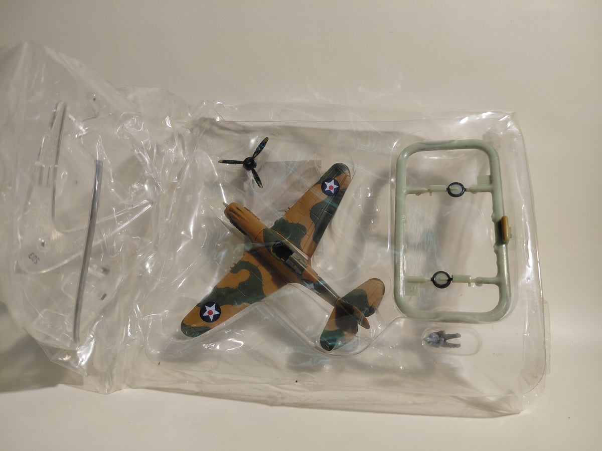 1/144 scale Wing Club Collection Part 1 - 1/144 P-40 Warhawk C Flying Type