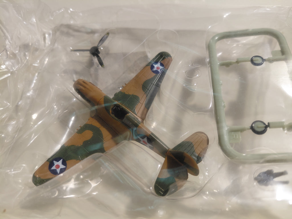 1/144 scale Wing Club Collection Part 1 - 1/144 P-40 Warhawk C Flying Type