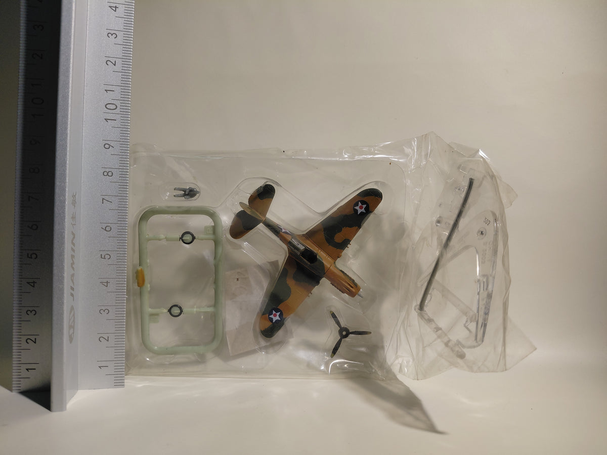 1/144 scale Wing Club Collection Part 1 - 1/144 P-40 Warhawk C Flying Type