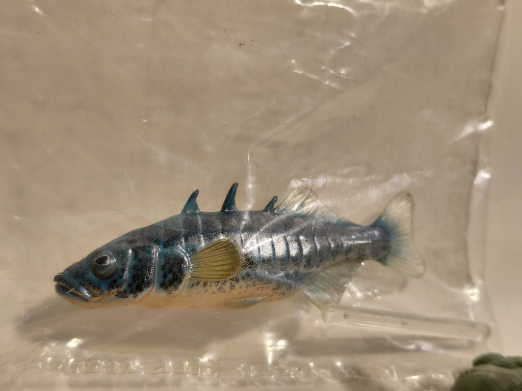 Kaiyodo Yujin Japanese Freshwater three-spined Stickleback Fish Figure