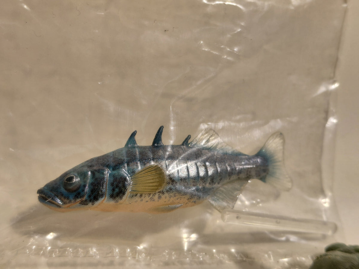 Kaiyodo Yujin Japanese Freshwater three-spined Stickleback Fish Figure