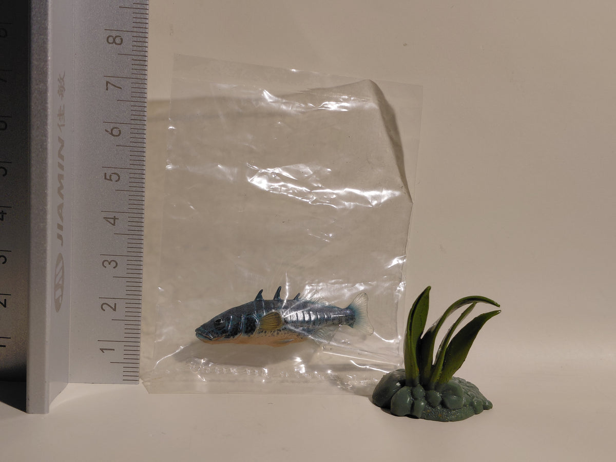 Kaiyodo Yujin Japanese Freshwater three-spined Stickleback Fish Figure