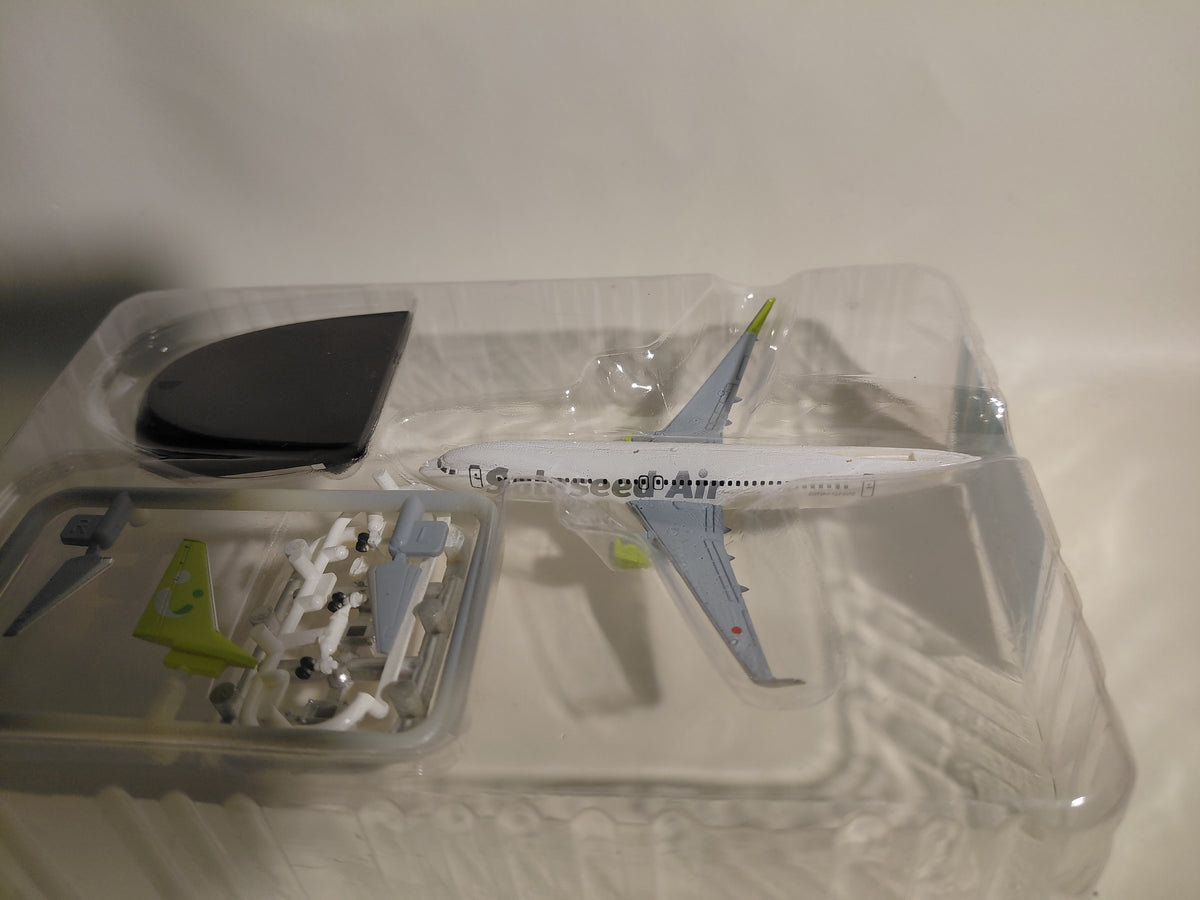 F-TOYS Solaseed Air Boeing 737-800 1/500 Scale Model Plane