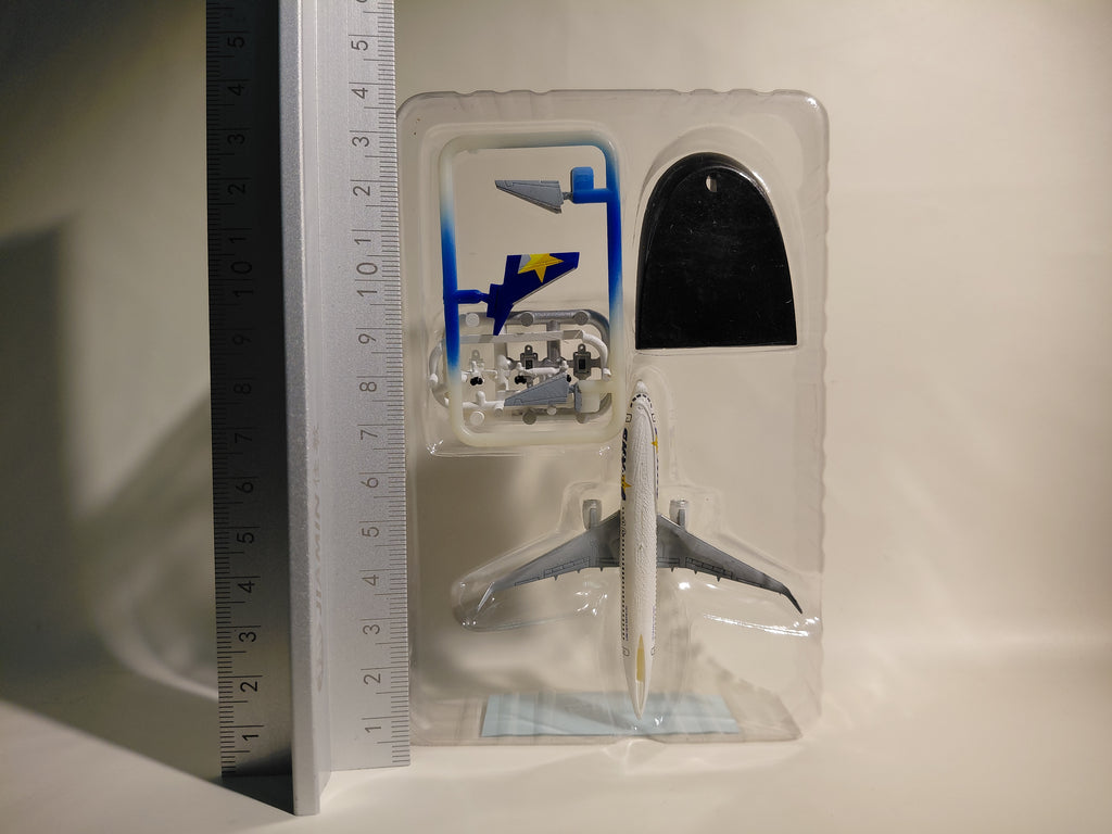 F-toys Japanese Airline 3 Skymark Boeing 737-800 1/300