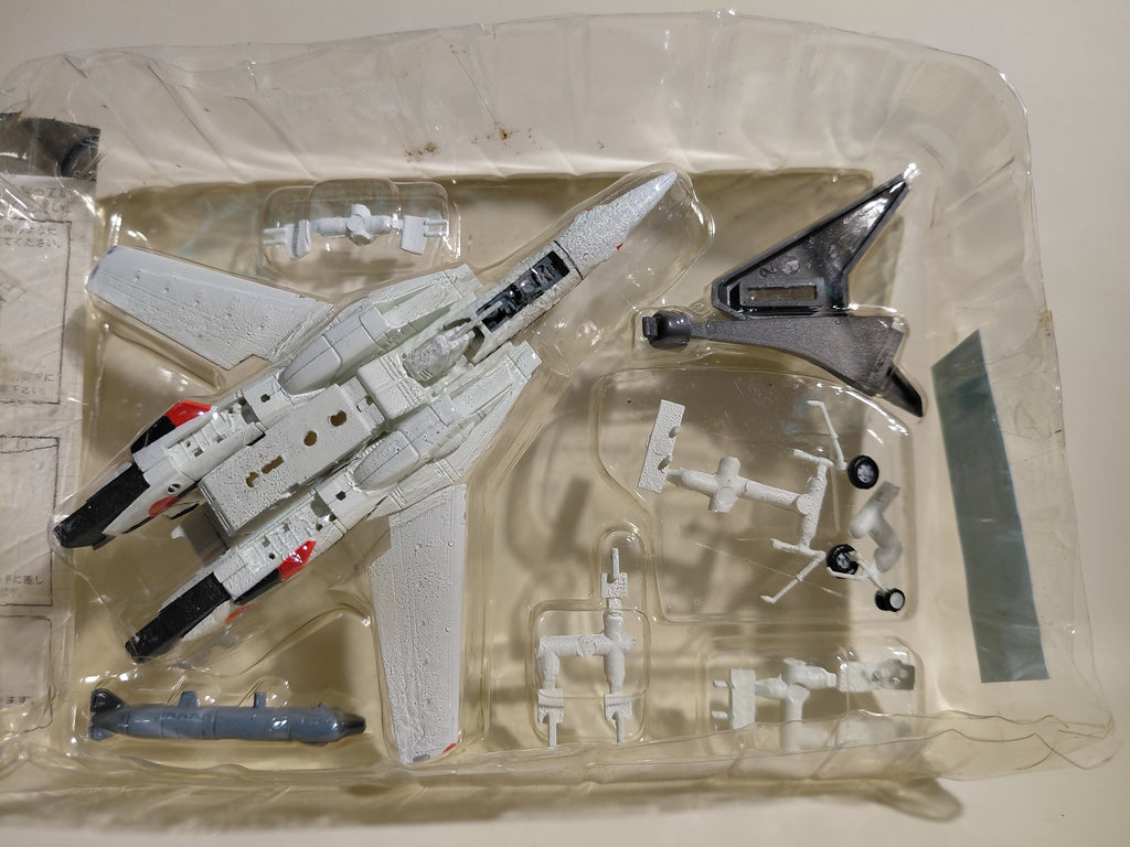 F-toys 1/144  Macross Chara-Works Volume 2 Red Stripe VF-1A Valkyrie Model Kit #2