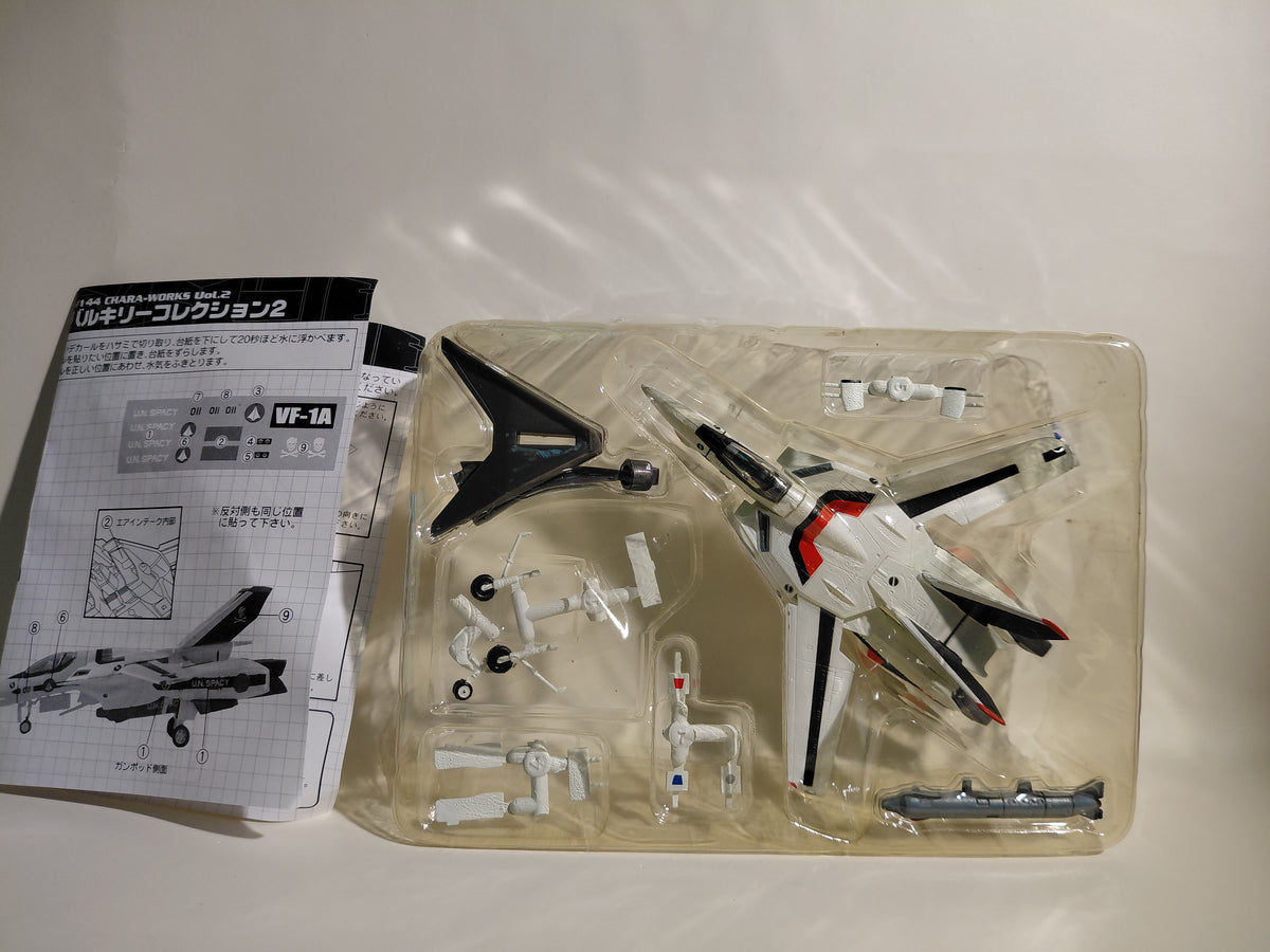 F-toys 1/144  Macross Chara-Works Volume 2 Red Stripe VF-1A Valkyrie Model Kit #2