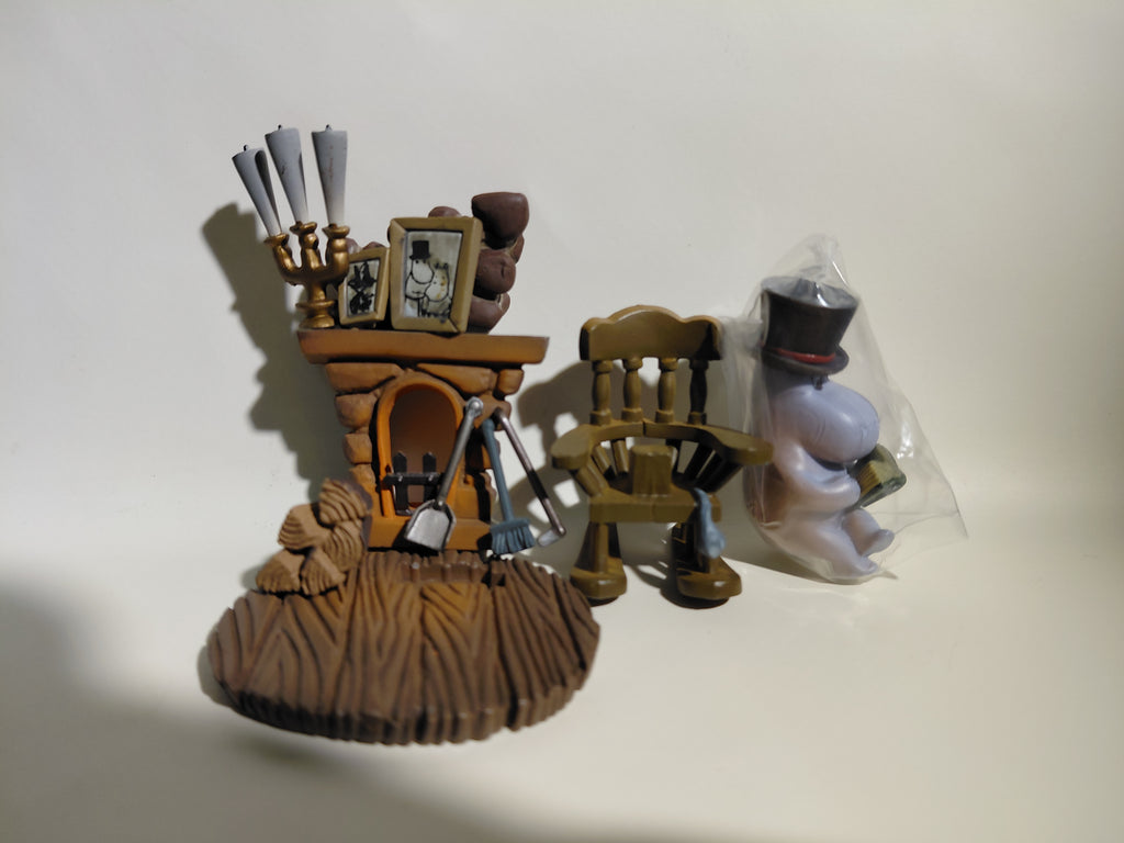Kaiyodo Moomin K&M [Fireplace and Papa] Mini-Vignette Diorama Figure – 2003