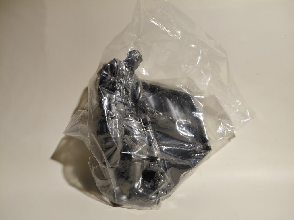 Metal Gear Solid 2 Konami Figure Collection Vol.1 Gunmetallic Ver. Gurlukovich Soldier