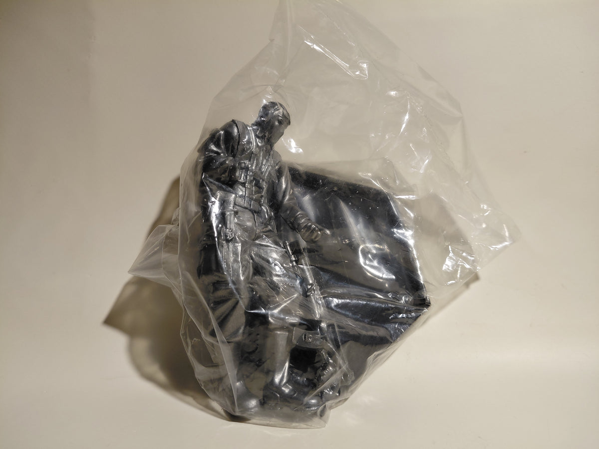 Metal Gear Solid 2 Konami Figure Collection Vol.1 Gunmetallic Ver. Gurlukovich Soldier