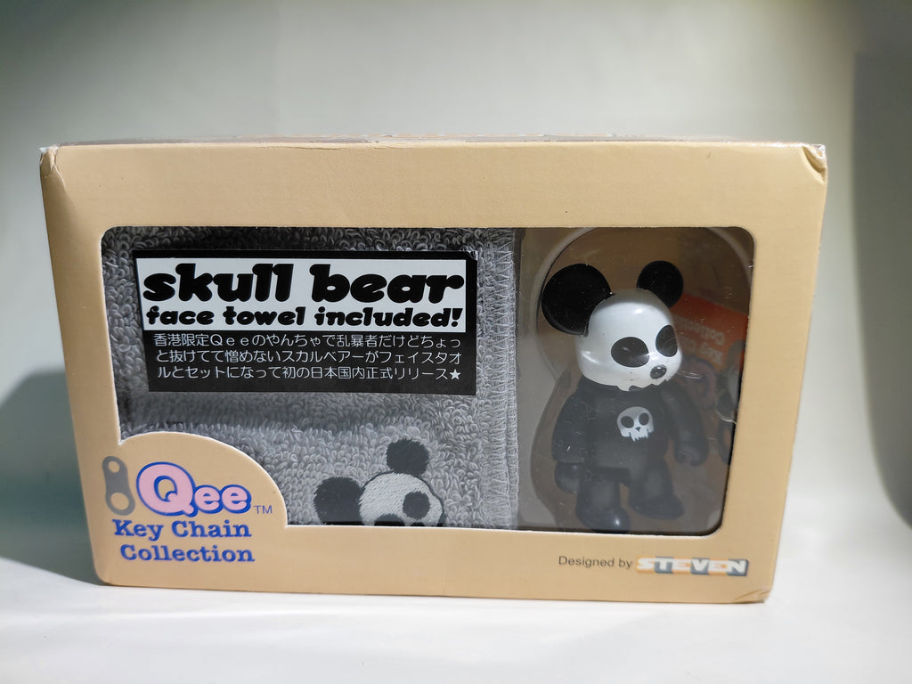 TOY2R Qee Keychain Collection: Skull Bear (Black)