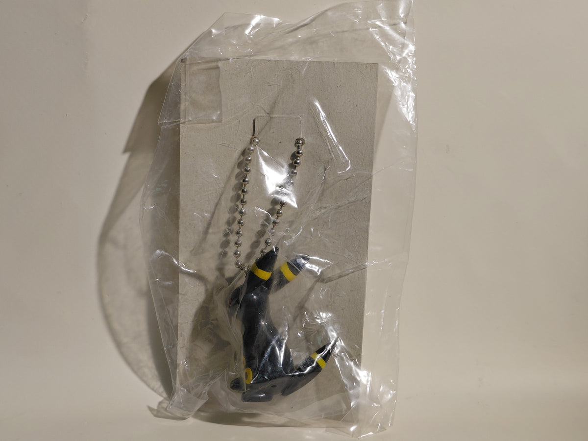 Umbreon Pokemon Swing Keychain Figure Mascot Furuta 2000 Unopened
