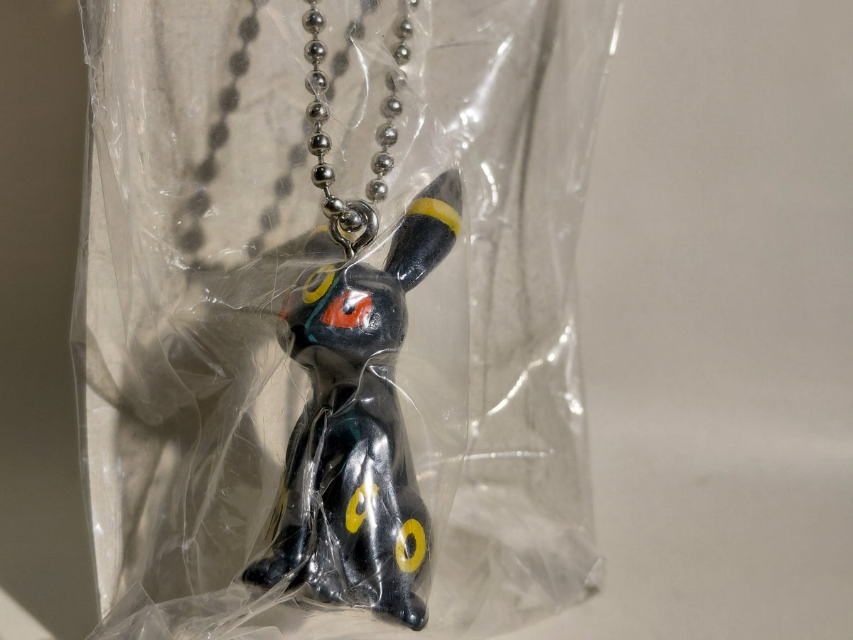 Umbreon Pokemon Swing Keychain Figure Mascot Furuta 2000 Unopened